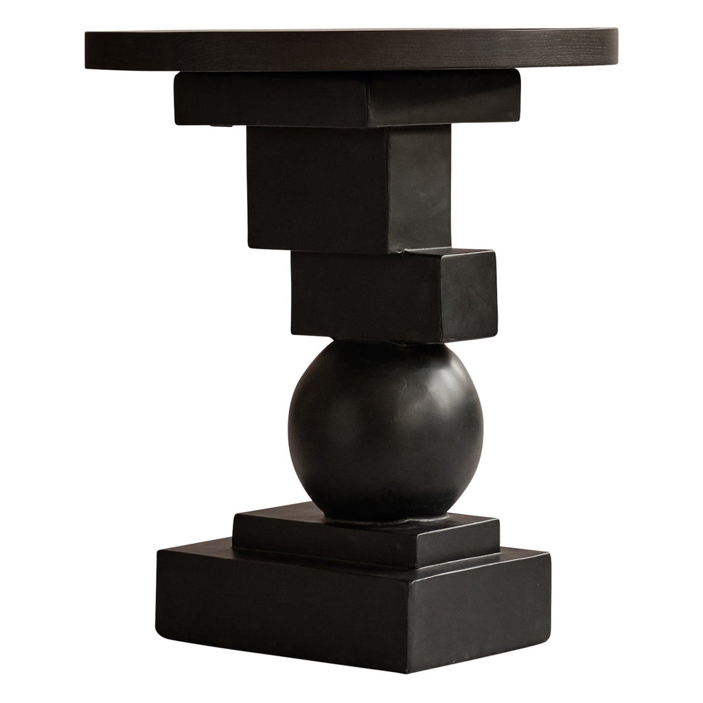 Table d'appoint sculpturale en béton fibré moulé, avec forme géométrique équilibrée et finition peinte à la main pour le salon