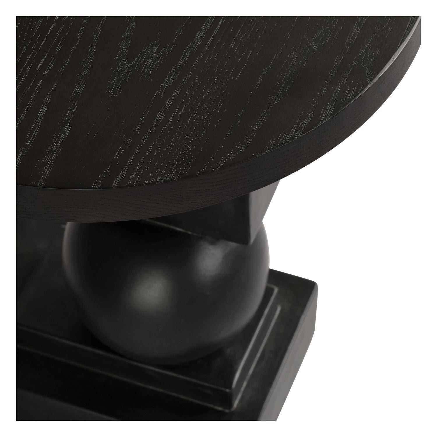 Table d'appoint sculpturale en béton fibré moulé, avec forme géométrique équilibrée et finition peinte à la main pour le salon