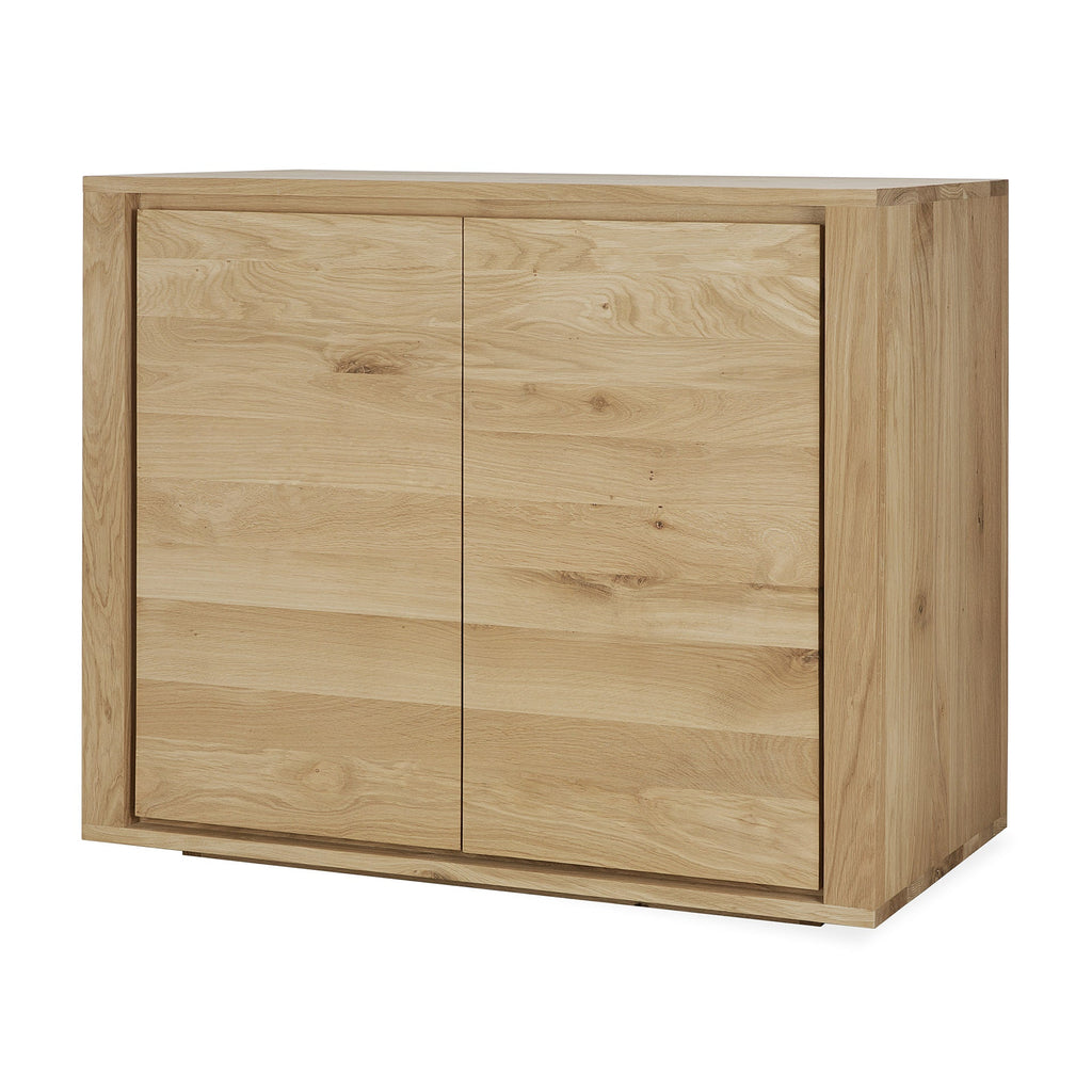 Buffet scandinave en chêne européen à 2 portes, design épuré sans poignées, pour salon ou salle à manger