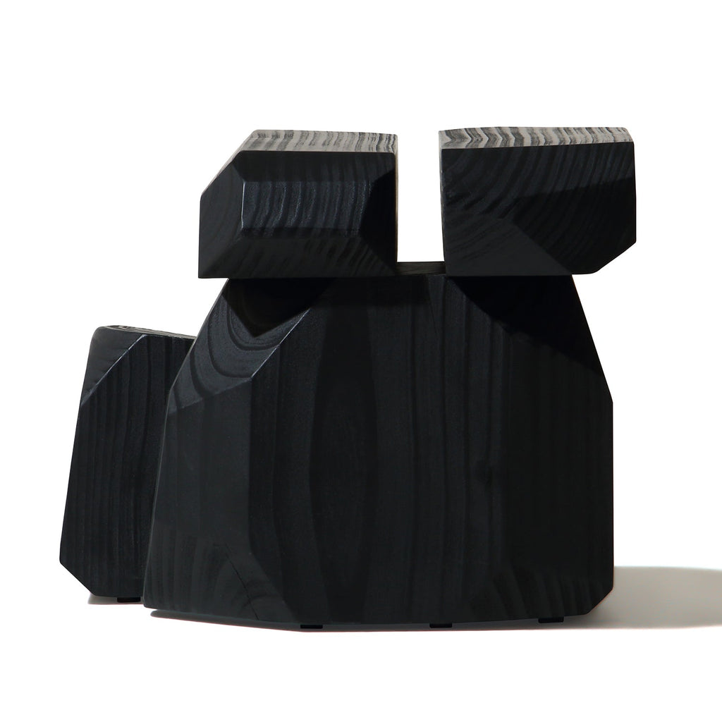Table d'appoint carrée moderne en pin sablé avec texture chaude noire mate pour chambre ou salon