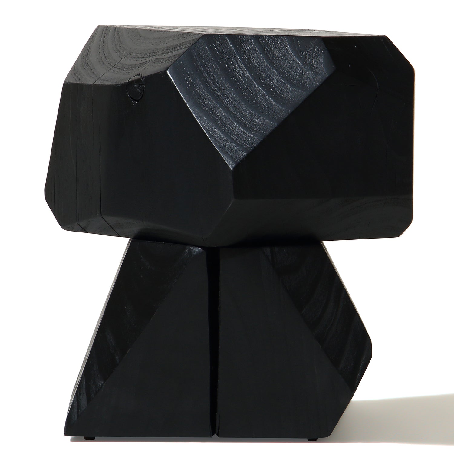 Table d'appoint ronde en pin sablé moderne avec finition en bois naturel noir mat pour chambre ou salon