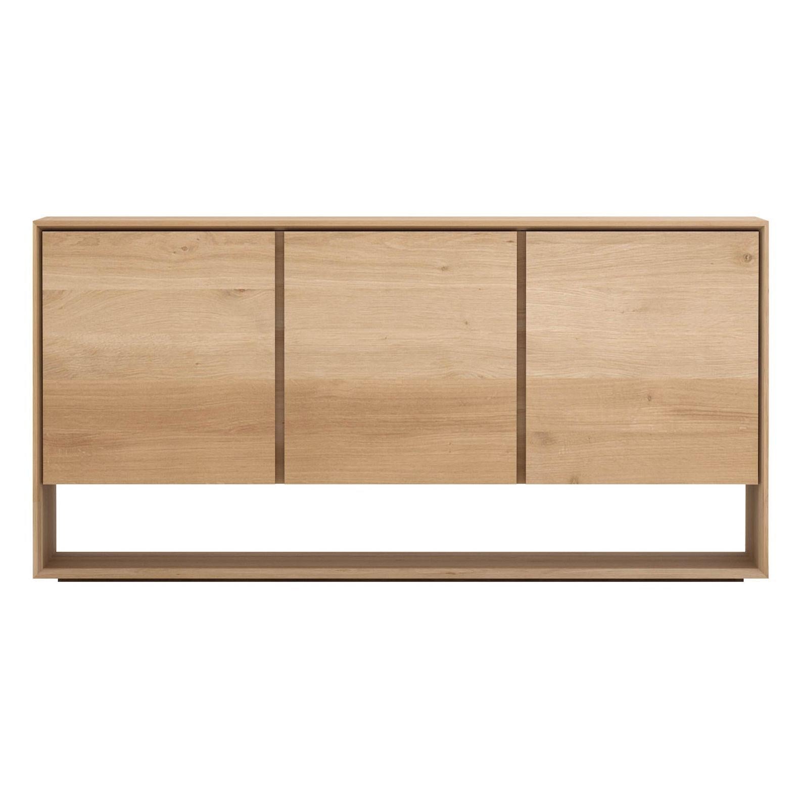 Buffet Scandinave 3 Portes en Chêne Massif avec Bords Biseautés Fabriqué à la Main pour Salon ou Chambre